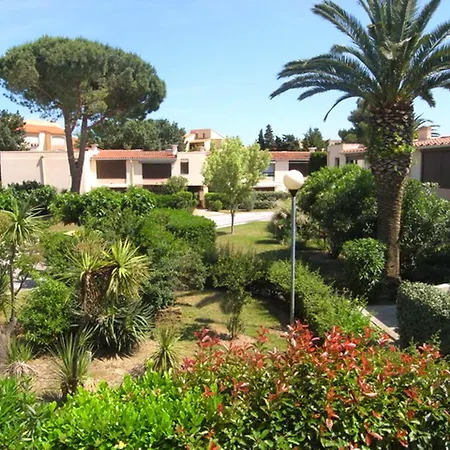 3 Pieces Avec Climatisation, Piscine Et Parking Prive A 500m Des Plages - Fr-1-776-128 *