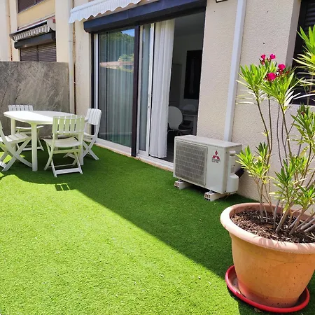 Apartment 3 Pieces Avec Climatisation, Piscine Et Parking Prive A 500m Des Plages - Fr-1-776-128 *